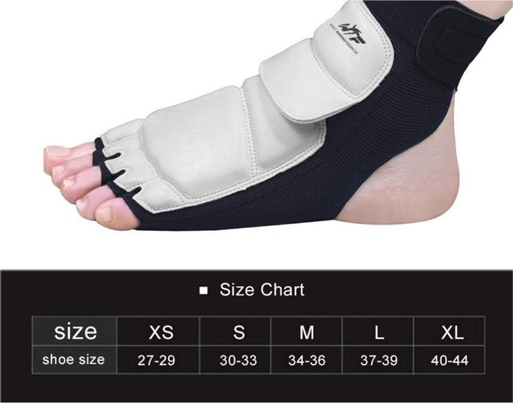 Taekwondo Karate Handschuhe-Handschutz / Fußschutz wie NEU in Rot an der Rot