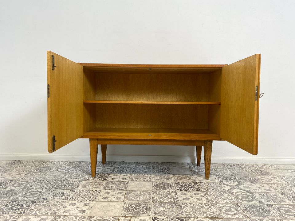 WMK Stilvolle Mid-Century Kommode 602/A aus 1961 in Senesche, ein zeitloses Original von Franz Ehrlich für VEB Hellerau# Schrank Fernsehkommode TV-Lowboard Sideboard Schuhschrank 60er DDR Vintage in Berlin