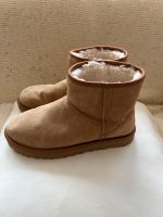 UGG Stiefel/ Boots aus Leder Neuwertig Wandsbek - Hamburg Lemsahl-Mellingstedt Vorschau