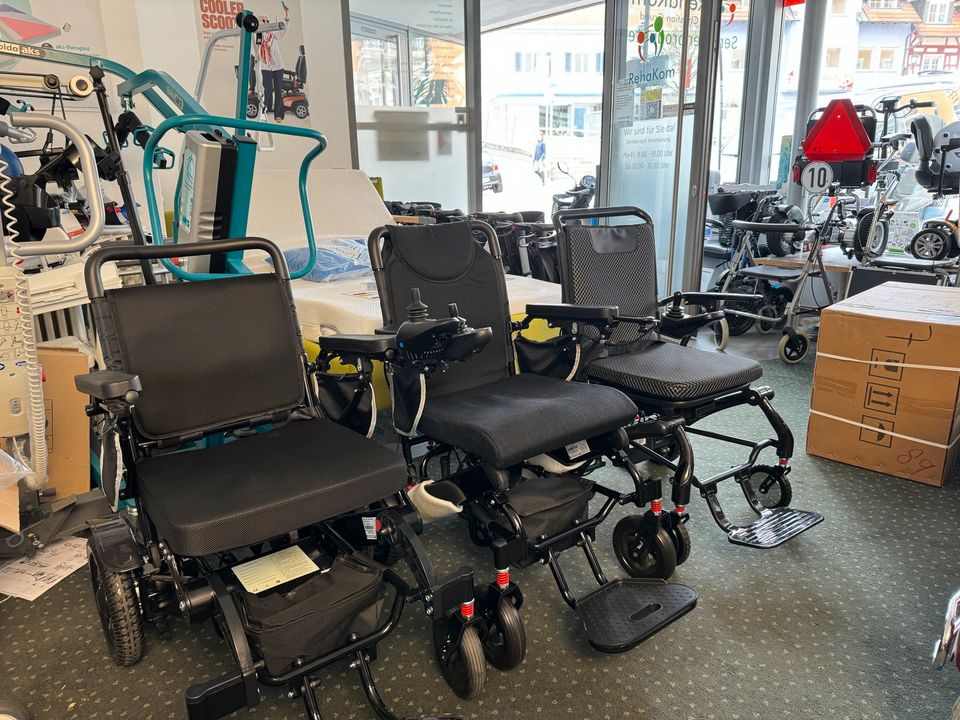 Neu Rollator Rollstuhl Seniorenmobil Elektromobil Patientenlifter in Stockach