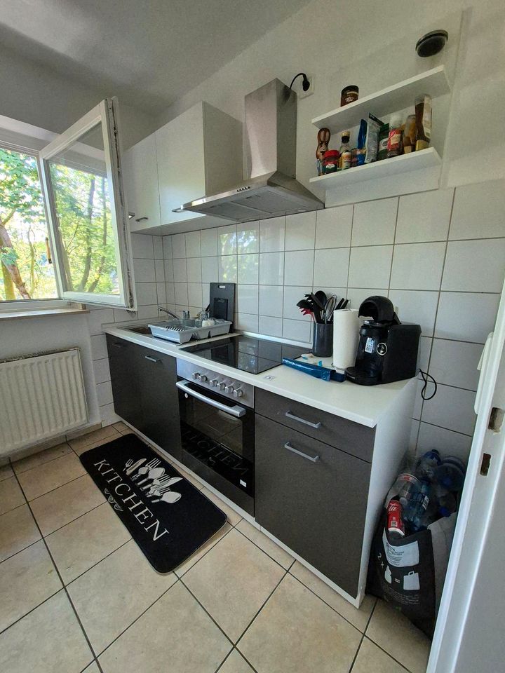 Küche/Küchenzeile mit E-Geräte in Gelsenkirchen
