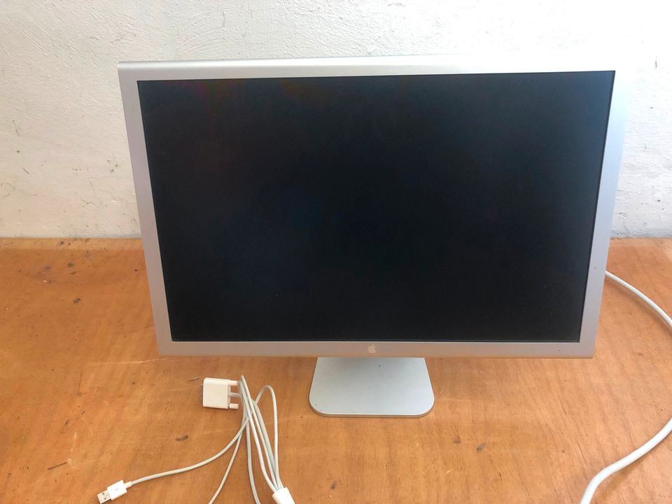 Apple Cinema Display / DEFEKT! in Reutlingen