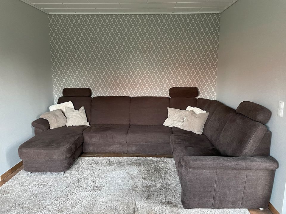 Braunes Sofa in Hilkenbrook