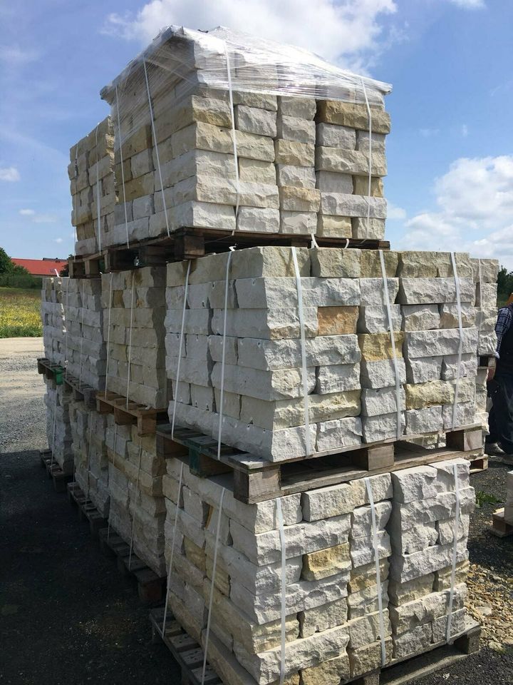Sandstein Mauersteine 15x15x30,2 Seiten gesägt, €7,74,Gartenmauer in Coburg