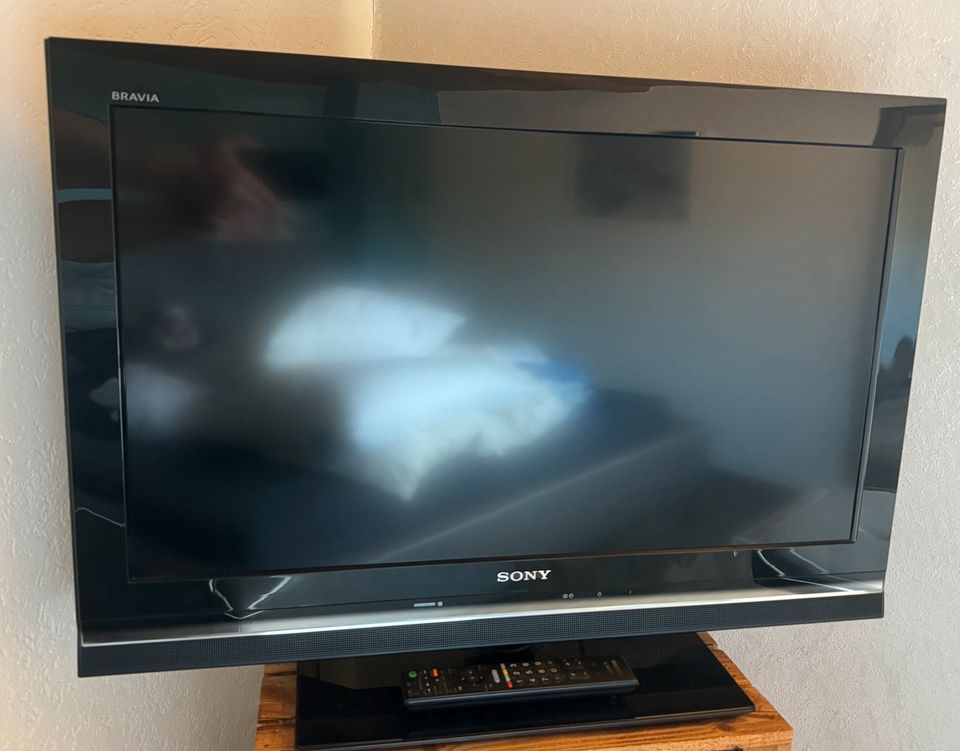 TV "Sony Bravia KDL-32W5800“ in Butzbach