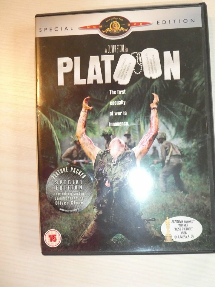 Platoon DVD Oliver Stone Film / Englische Fassung in Groß Vollstedt