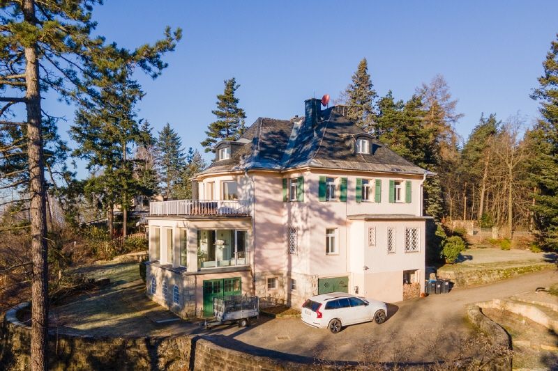 Villa inmitten der Natur sucht visionäre Ideen: Firmensitz, Atelier, Eventlocation, Praxis, Hotel! in Bad Gottleuba-Berggießhübel