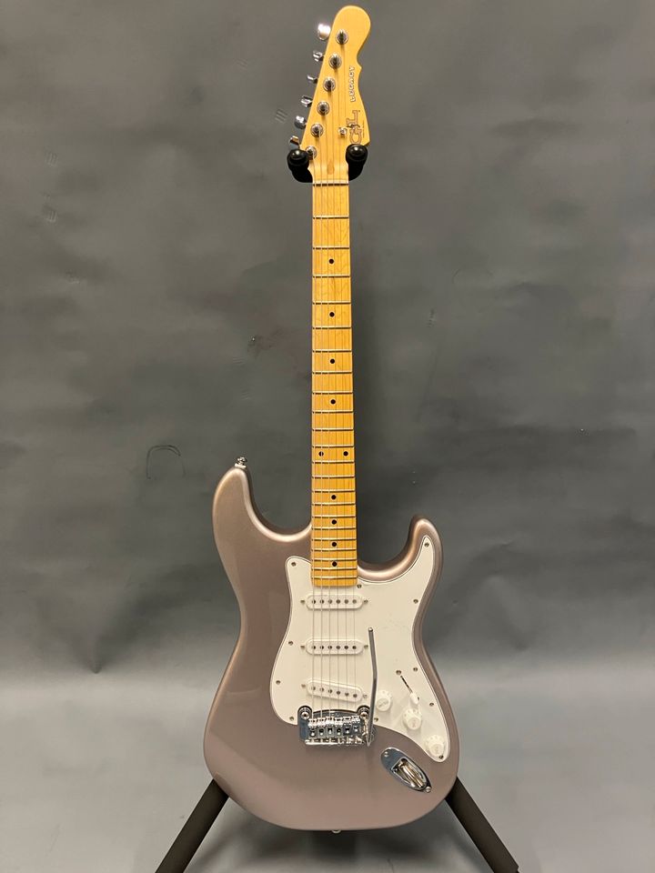 E-Gitarre G&L Tribute Legacy SHR Neuware in Laaber