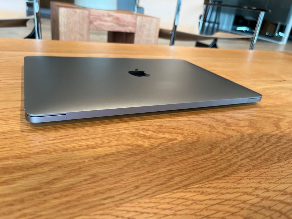 MacBook Pro 13" M1 Touchbar 8C 1TB SSD 16GB RAM OVP - Top Zustand in Köln