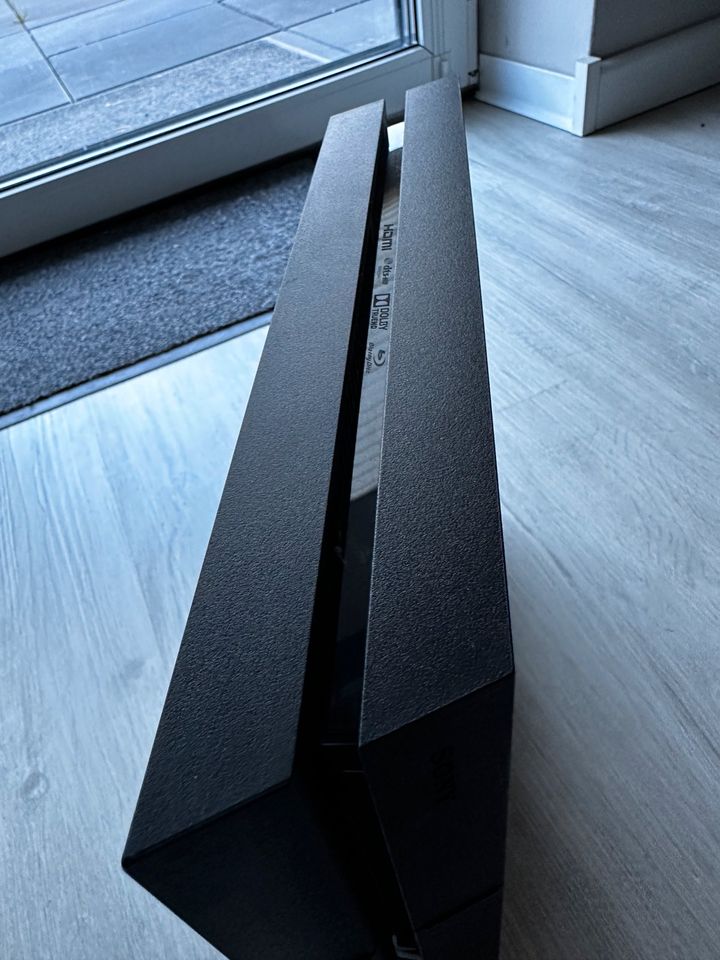 Playstation 4 500gb in Flensburg