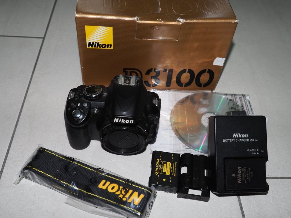 Nikon D3100 14.0MP Digitalkamera - Body  12026 Auslösungen in Wiesbaden