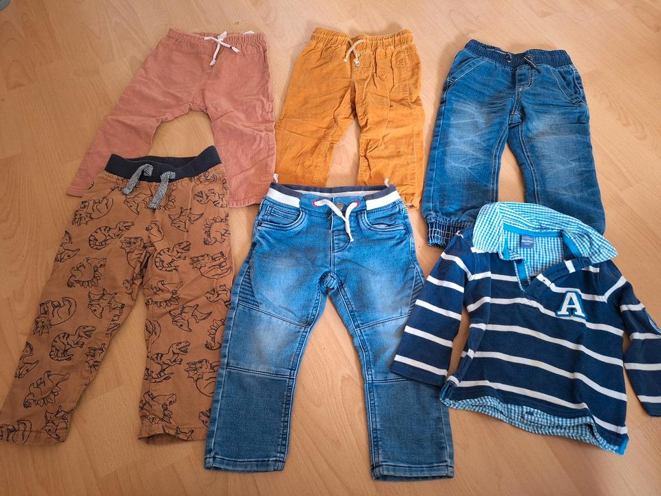 Bekleidungspaket Junge 21 Teile Größe 86/92 Jungenkleidung in Eich