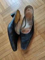 elegante Damen Slipper mit Absatz, 38, schwarz gold, neuwertig! Niedersachsen - Hessisch Oldendorf Vorschau