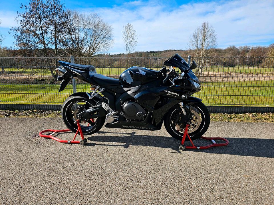 Motorrad, Honda, CBR 1000 RR Fireblade, SC 57, Supersportler, in Reichertshausen