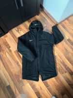 Nike Herren Winterjacke 2in1 mit Kapuze / Farbe schwarz / Größe M Hessen - Schauenburg Vorschau