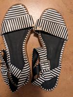 Plateau Sandalen schwarz weiß gestreift Zara Gr 36 neu Brandenburg - Blankenfelde-Mahlow Vorschau