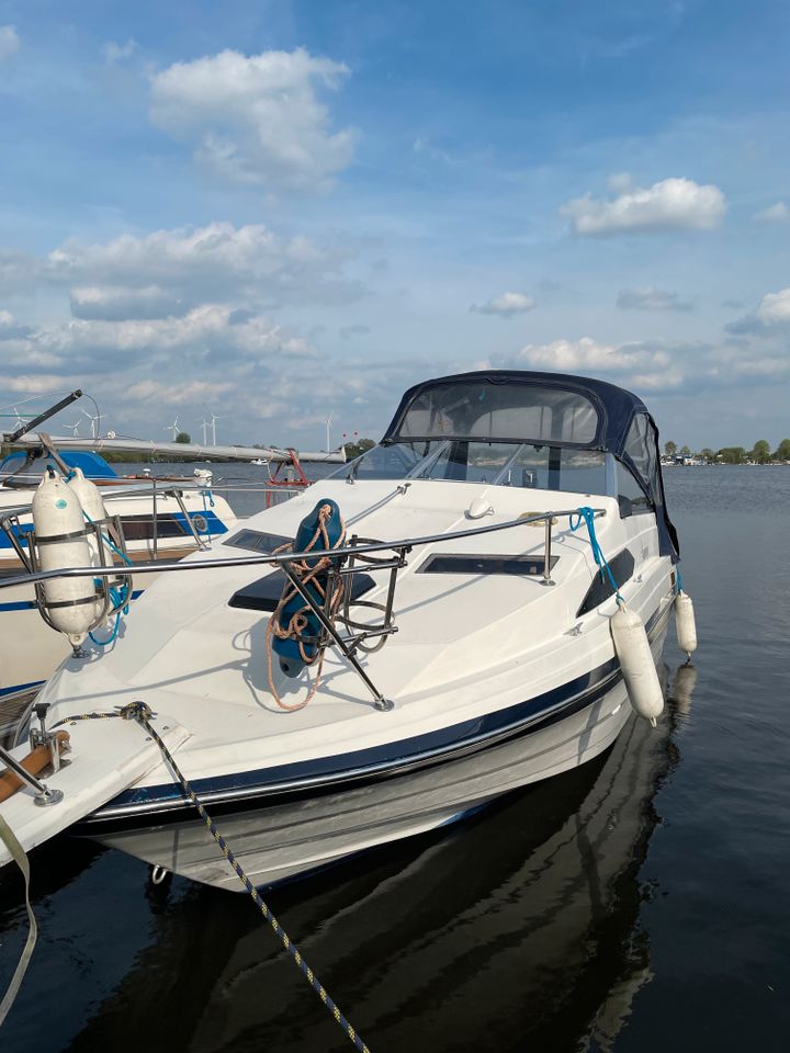 Bayliner Kajüt-/ Sportboot mit neuem Motor in Weyhe