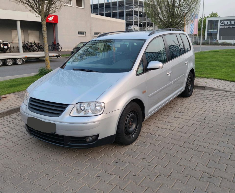 VW Touran  7 Sitzer in Nürnberg (Mittelfr)