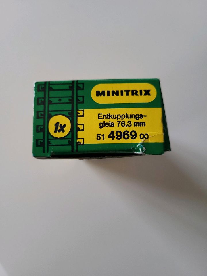 Minitrix Entkopplungsgleis 76,3mm 51 4969 00 in Stuttgart