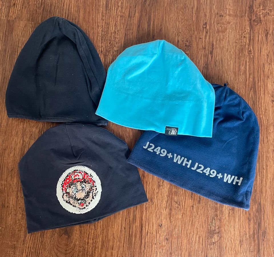 Mützen/Beanies Gr.51/54 je 1€ in Nordendorf