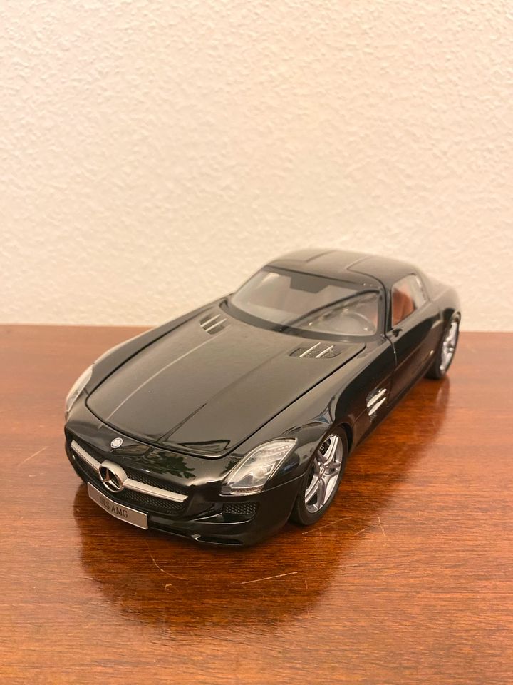 1:18 & 1:43 Modellauto Audi Porsche Bentley Mercedes Ferrari BMW in Mönchengladbach