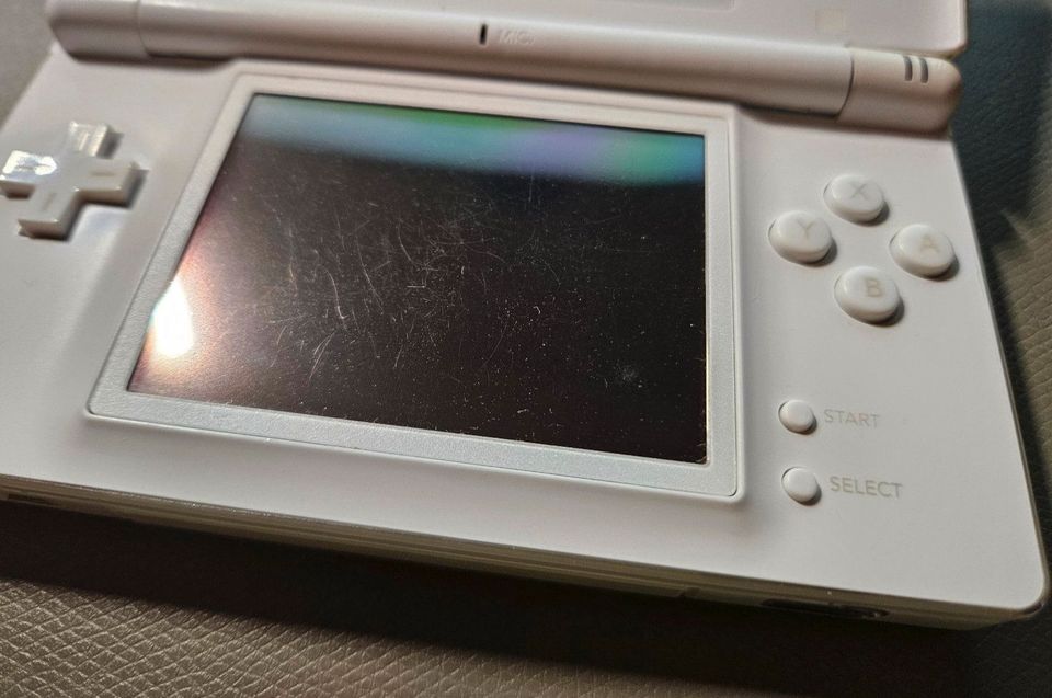 Nintendo DS Konsole weiß, inkl. Ladegerät in Haag a.d.Amper