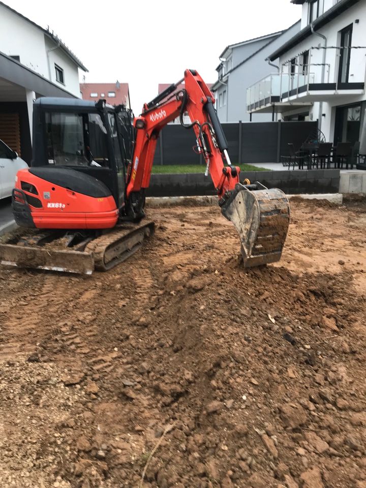 Bagger mit Greifer  Weinberg Roden Baggerarbeiten in Fellbach