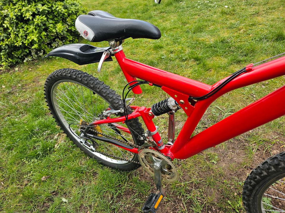 26 Zoll Mountainbike, rot in Frankfurt am Main