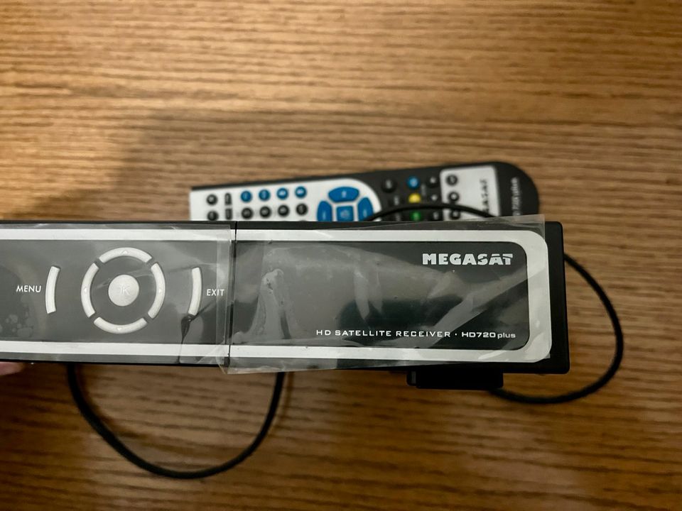 MEGASAT Receiver / HDSATELLITE RECEIVER • HD720 plus in Nidderau