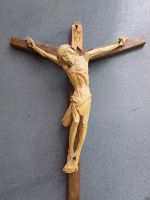 Schönes Holzkreuz mit handgeschnitztem Jesus Bayern - Tiefenbach Kr Passau Vorschau