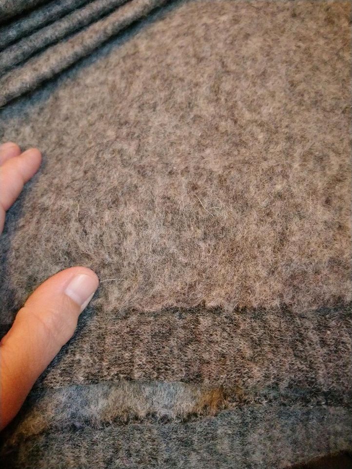 Reststück 250cm Wollfilz Stoff Schurwolle Wolle grau Strickstoff in Reuden b Zeitz