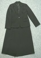 edel: Blazer + langer Rock Gr.34/36 schwarz hinten gesmokt 20€* Brandenburg - Lübbenau (Spreewald) Vorschau