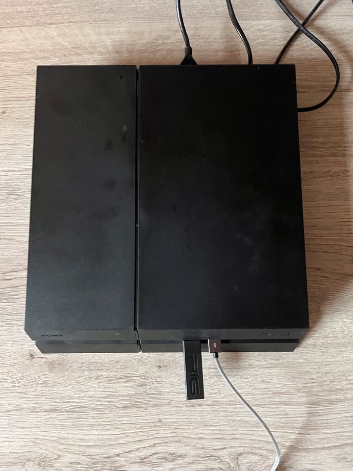 PlayStation 4 + scuff Controller in Lübbecke 