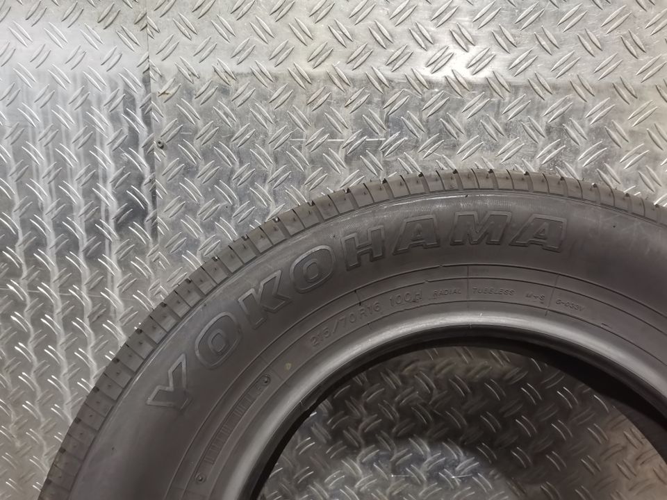 2x 215 70 R16 100H Sommerreifen Reifen DOT 17 ca. 7mm Yokohama in Gelsenkirchen