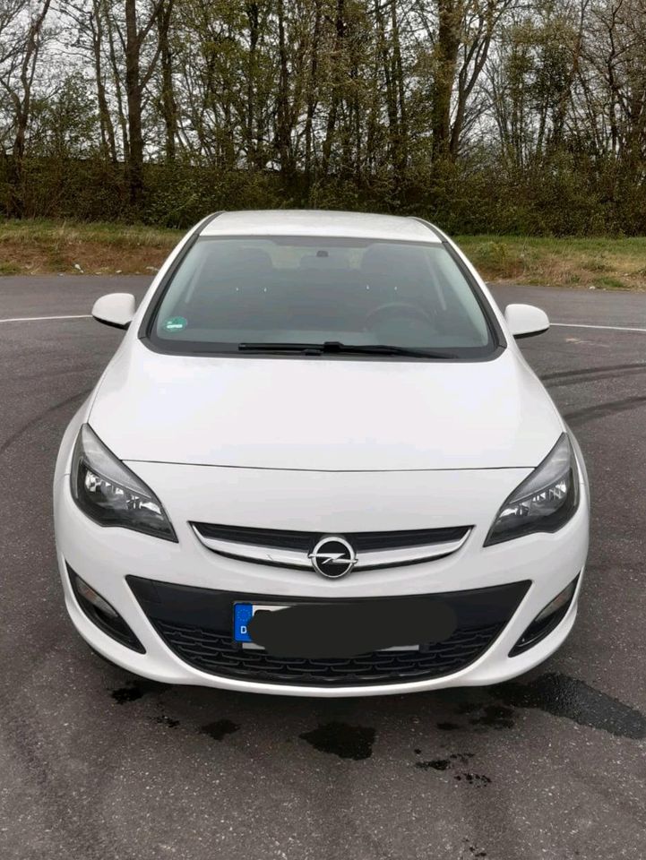 Opel Astra J in Zettingen