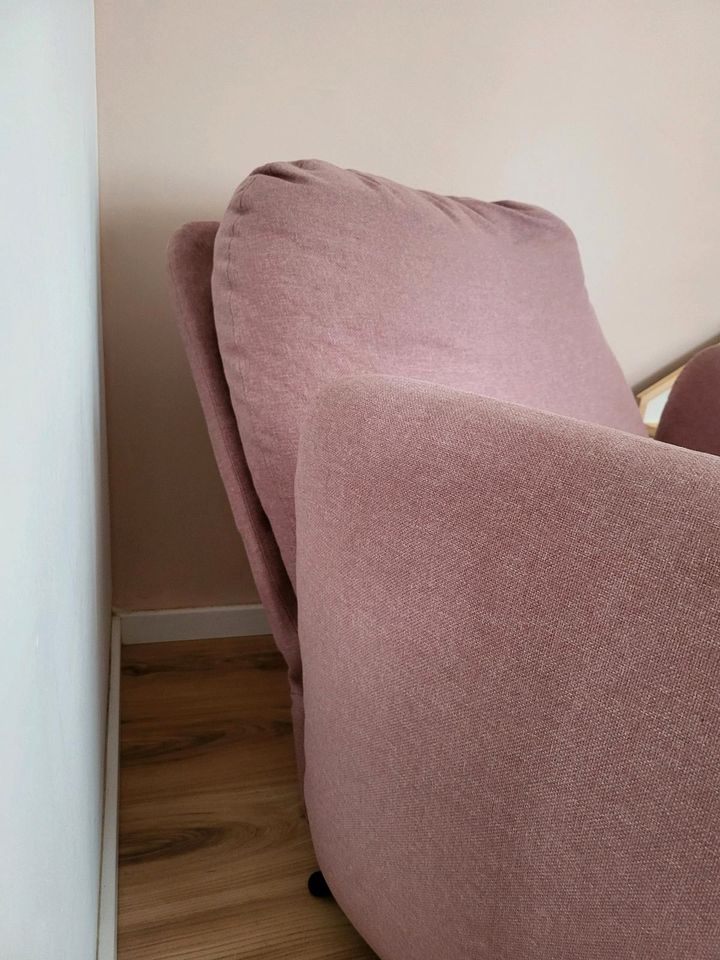 Sofa rosé mit Liegefunktion in Aachen