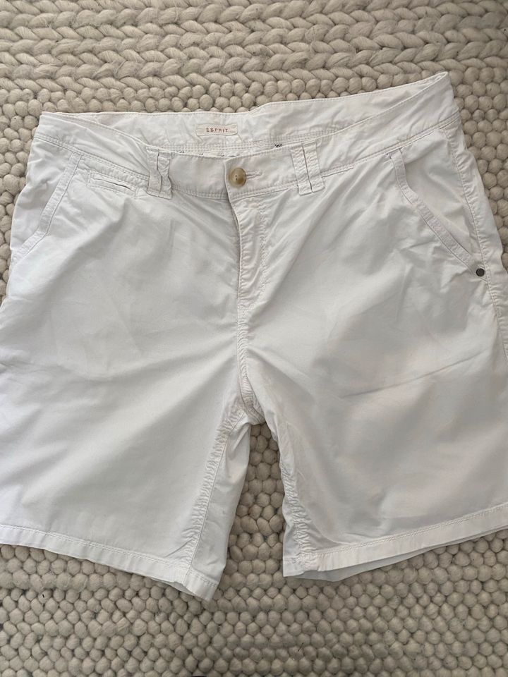 Esprit Shorts weiß Esprit Bermudas Esprit kurze Hose weiß 38 in Frankfurt am Main