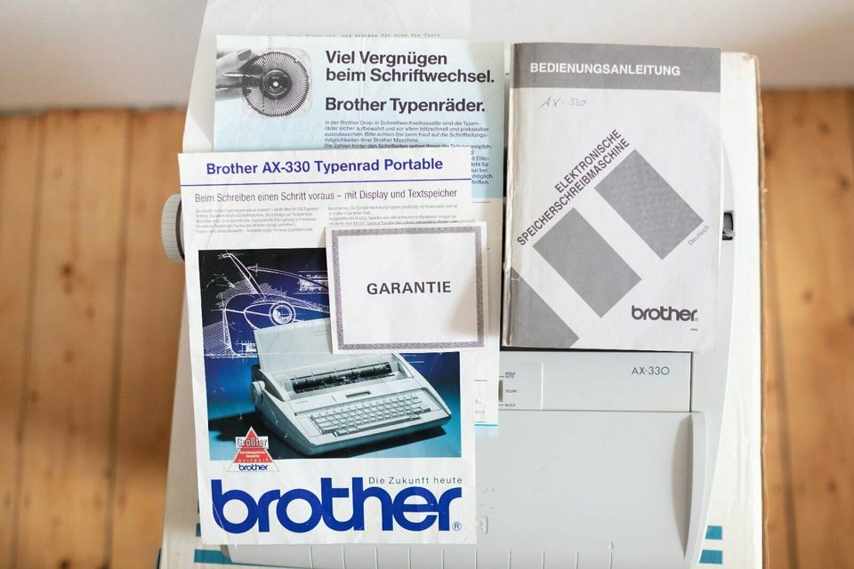 BROTHER AX-330 tragbare elektronische Schreibmaschine D 08F OVP in Hannover