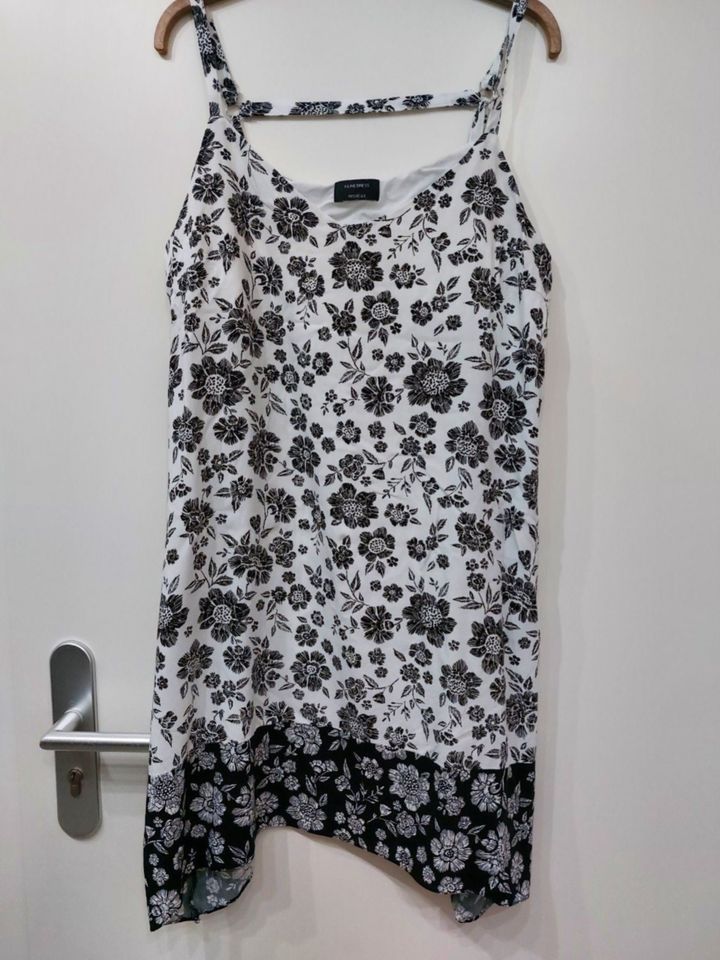 YESSICA A LINE DRESS Tr gerkleid Gr. 44 schwarz wei neu in