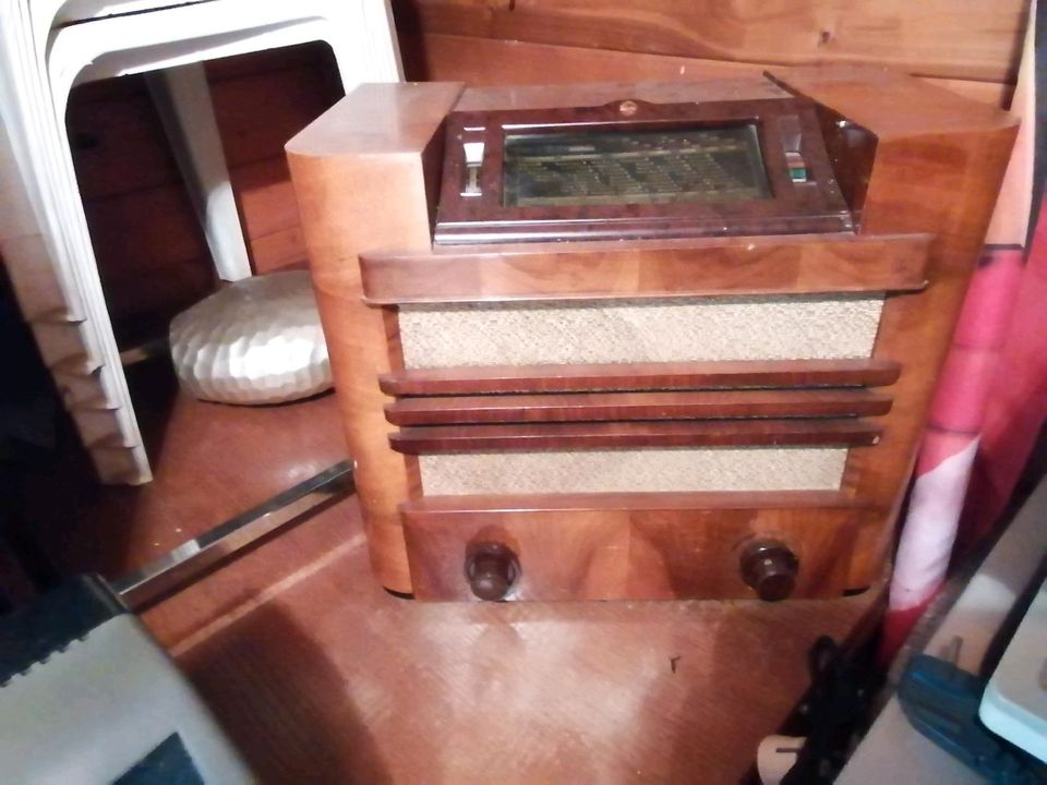 Altes Radio  60-70er.? in Wachtberg