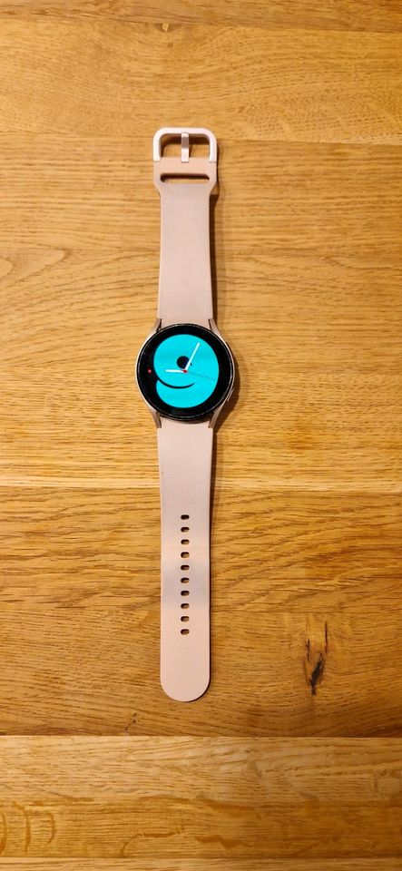 Samsung Galaxy Watch 4 in Neuberg