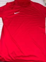 Rotes Nike Tshirt Häfen - Bremerhaven Vorschau