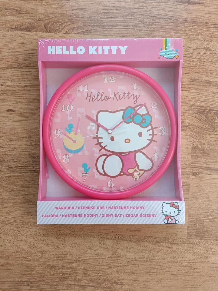 Hello Kitty Wanduhr in Otterndorf