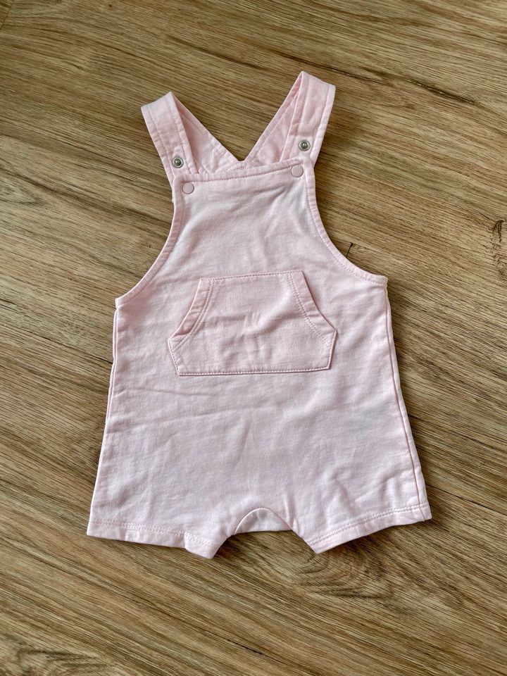 Putzige Baby Latzhose H&M Gr. 68 in Bensheim