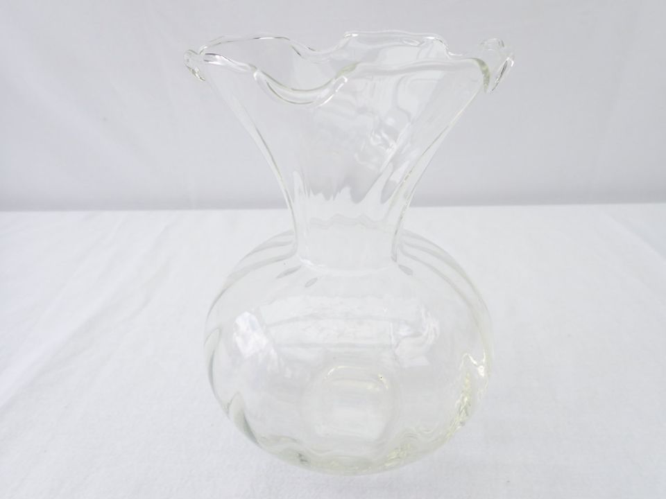 alte Vase Glas transparent bauchig Wellenrand 16 cm hoch Ø 12 cm in Geldern