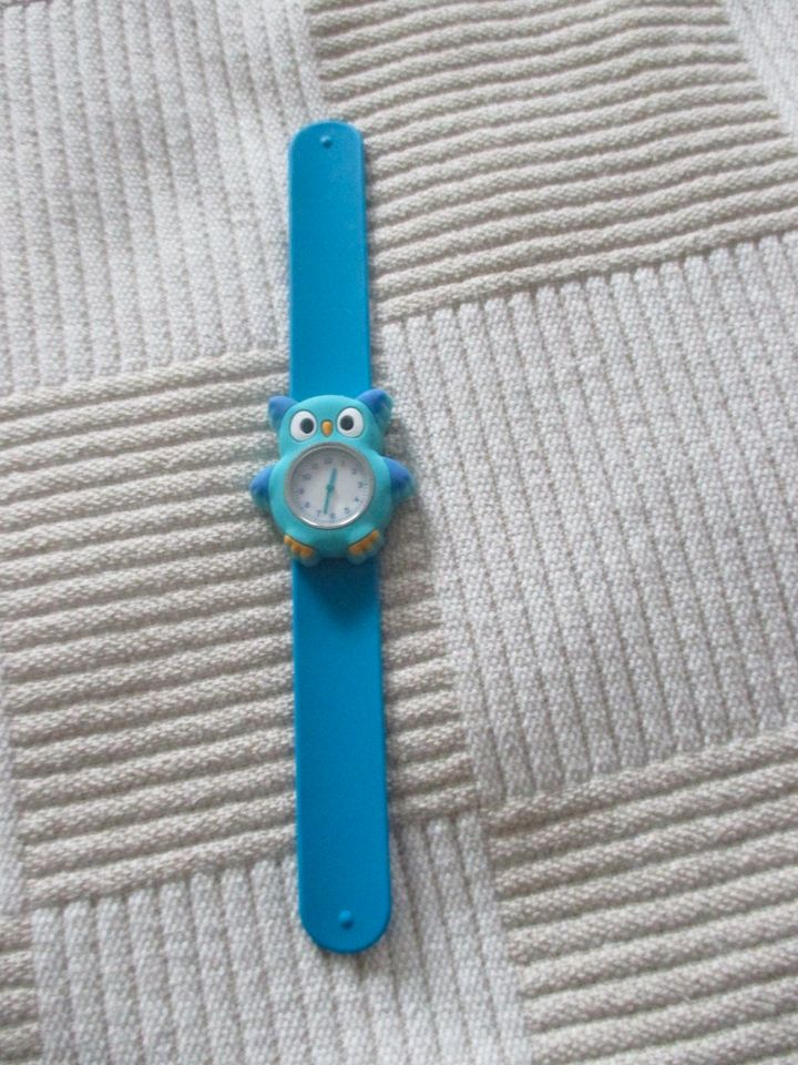 Uhr Kinder „Eule“ Alter 4+   blau, Knickarmband in Harrislee