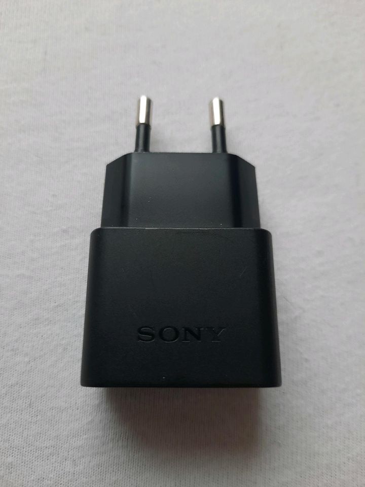 Sony Ladegerät Xperia in Nordholz