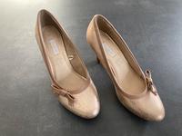Pumps gold beige - 39 - Bugatti - super Zustand Nordrhein-Westfalen - Herzogenrath Vorschau