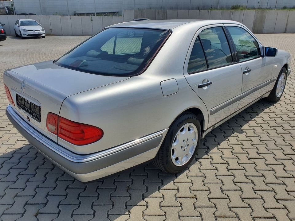 Mercedes-Benz E 280 Aut * Top Zustand * in Linden