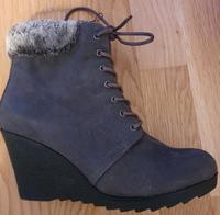 Stiefeletten mit Keilabsatz  ungetragen Niedersachsen - Seelze Vorschau